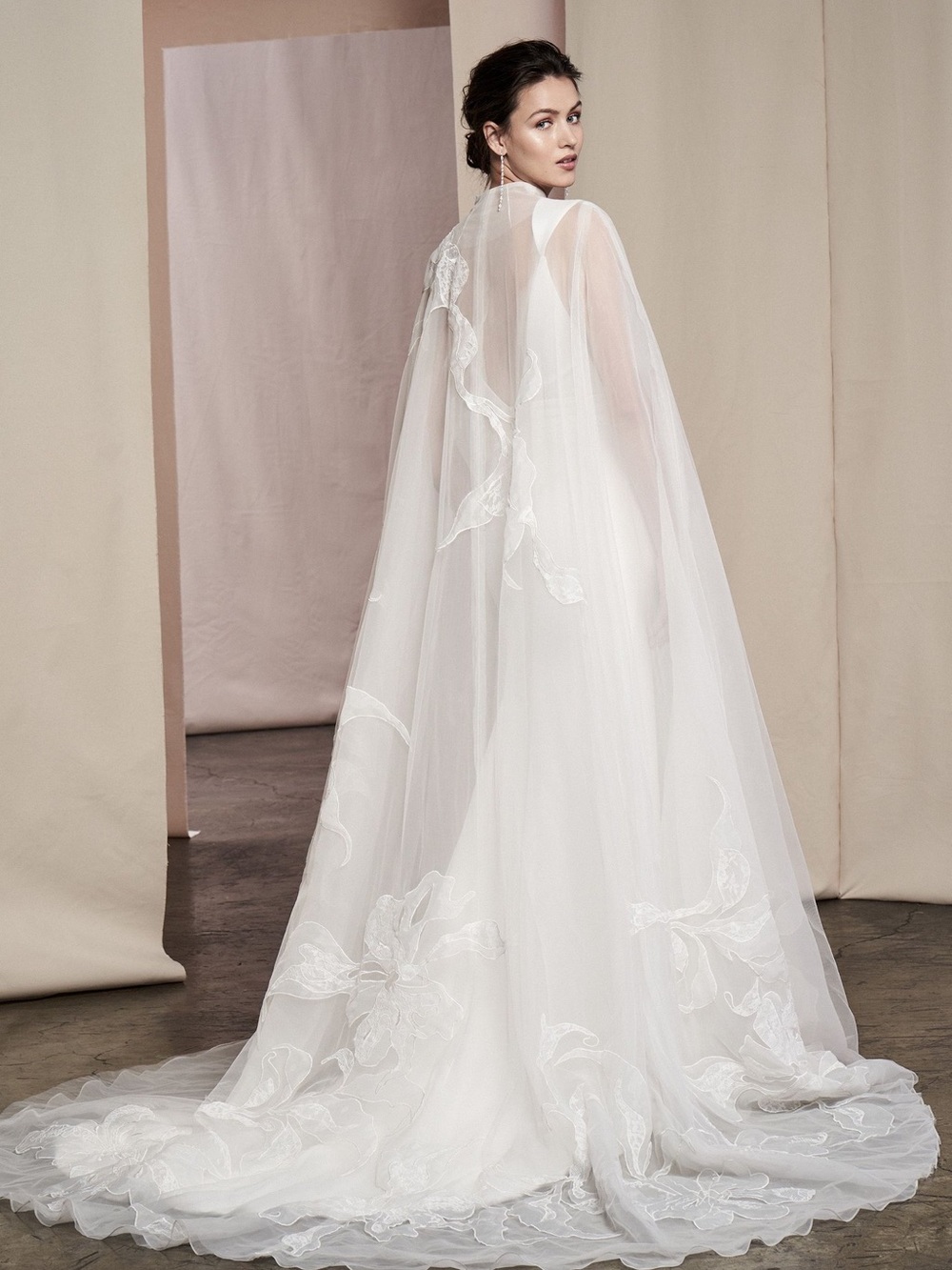Justin Alexander “Kalina” Bridal CAPE - Picture 2 of 6